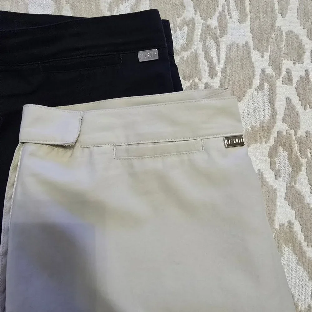 Set of 2 Liz Claiborne Women's Golf Shorts Beige & Navy Flat Front Size 12 - Picture 2 of 13